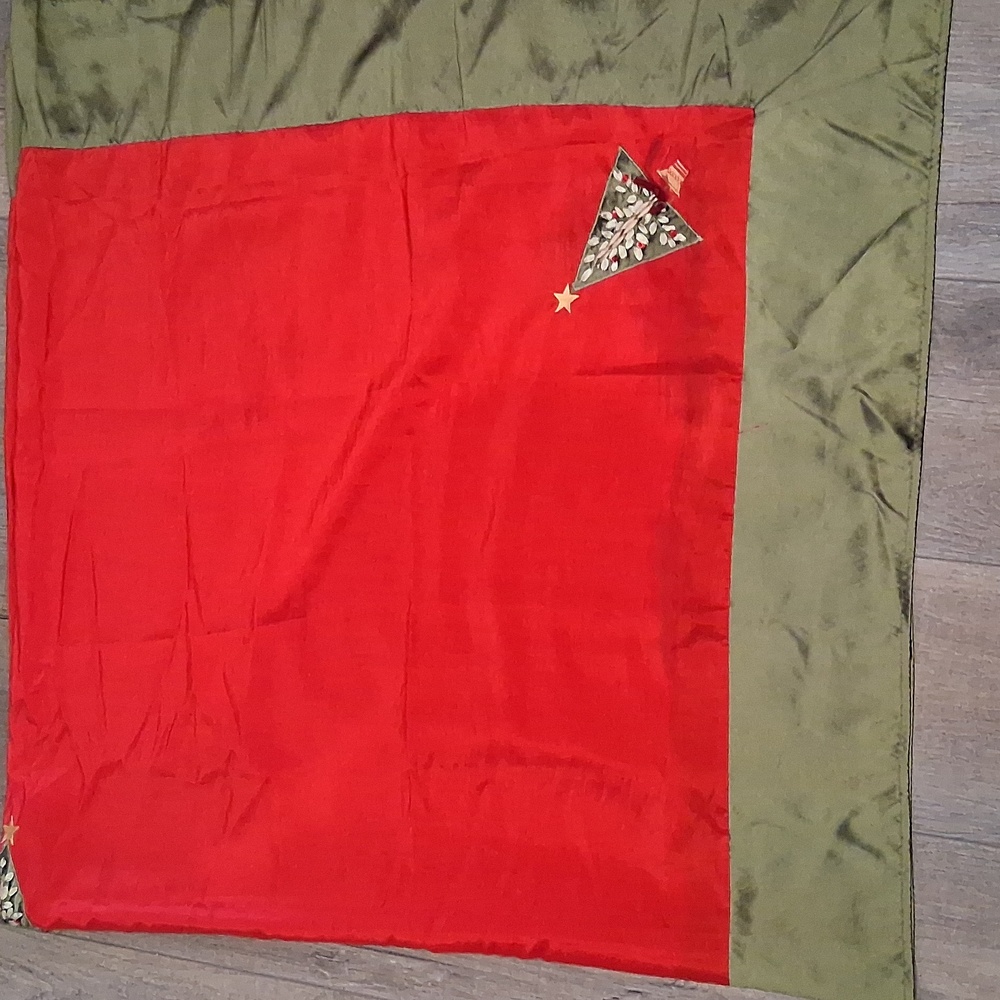 70" Square Holiday Trees Table Cloth Satin Elegant Look